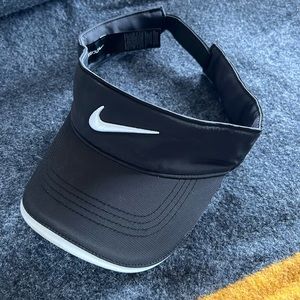 Nike RZN golf visor